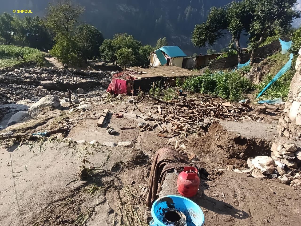 UN Warns Floods Have Increased Explosive Ordnance Risks In Afghanistan