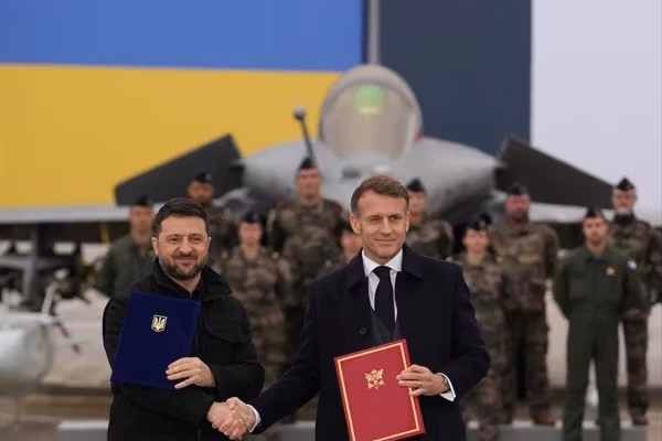 فرانسه ۱۰۰ جنگنده رافائل به اوکراین تحویل میدهد