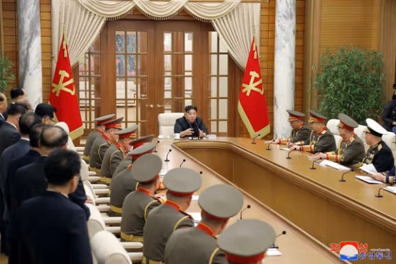 رهبر کوریای شمالی به ارتش: با ابزارهای قوی برای نابودی امریکا و کوریای جنوبی بسیج شوید