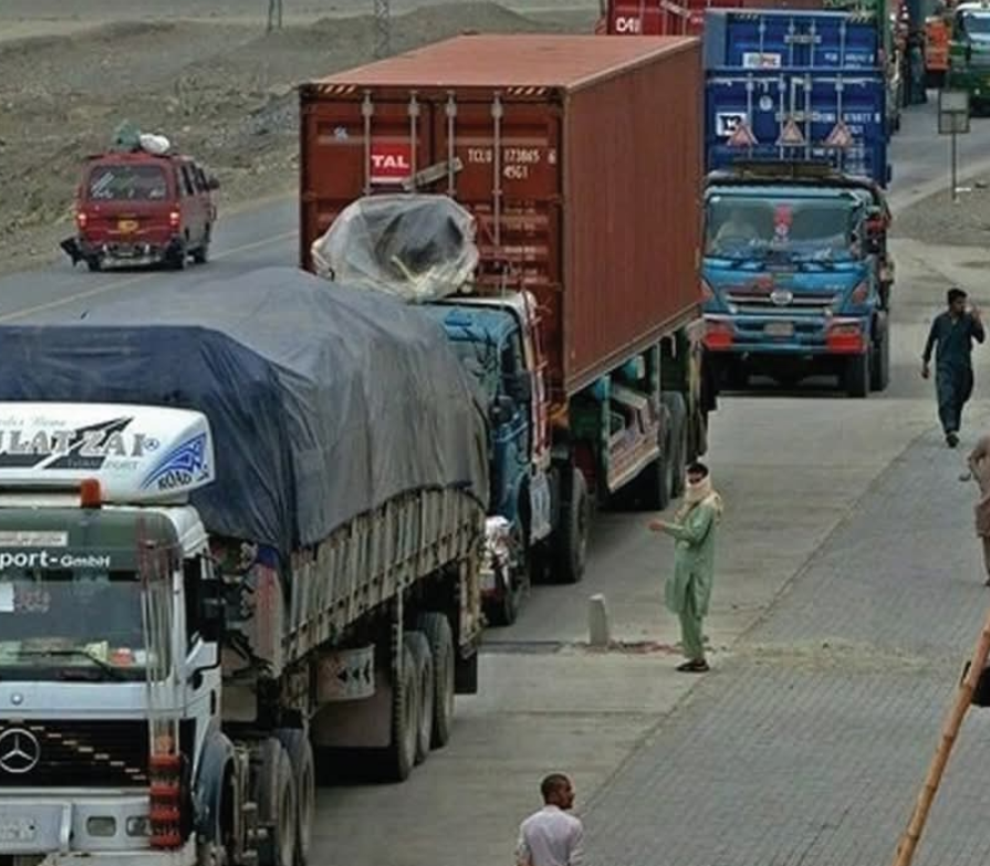 له څو میاشتې ځنډونې وروسته؛ پاکستان له ټولو بندرونو د افغان توکو د ټرانزیټ اجازه ور کړې