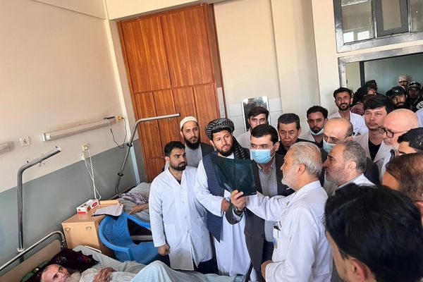 د ازبکستان د روغتیا وزیر د بلخ له حوزوي روغتون څخه لیدنه کړې