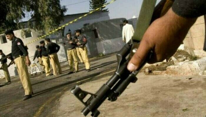 پاکستاني رسنۍ: مردان کې د پولیسو مرکز ته نږدې دوه نرښځيان په چړو وژل شوي دي