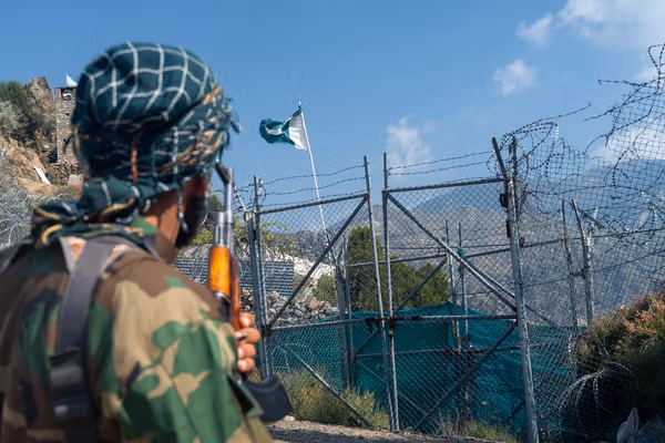 رئیس کمیته سیاسی جبهه آزادی: طالبان مردم افغانستان را قربانی تیتیپی میکند