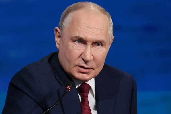 پوتین میگوید دیدار با زلنسکی «بیفایده» است