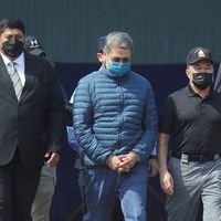 ټرمپ غواړي د هوندوراس د پخواني ولسمشر چې په امریکا کې بندي دی د بند پاتې موده وبښي