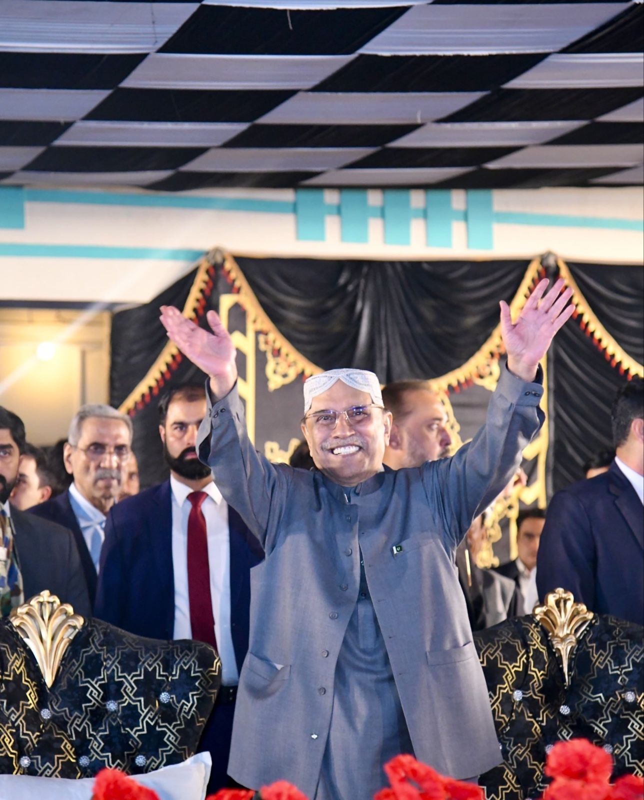 رئیس‌جمهور پاکستان: طالبان جشن نوروز را از مردم دریغ می‌کند