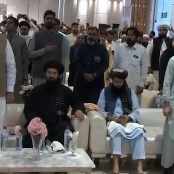 جیونیوز: په پېښور کې د طالبانو کونسل ملي سرود ته په نه درېدلو له سفارتي اخلاقو سرغړونه کړې