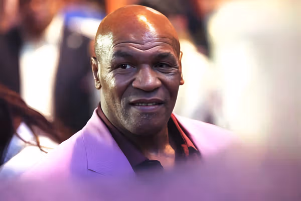 توافق دو اسطوره بوکس؛ مایک تایسون و فلوید میودر در اپریل ۲۰۲۶ در افریقا مبارزه میکنند