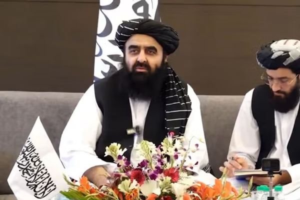 متقي په هند کې د افغان بندیانو د ستونزو حل لپاره له هندي چارواکو سره خبرې کړې دي
