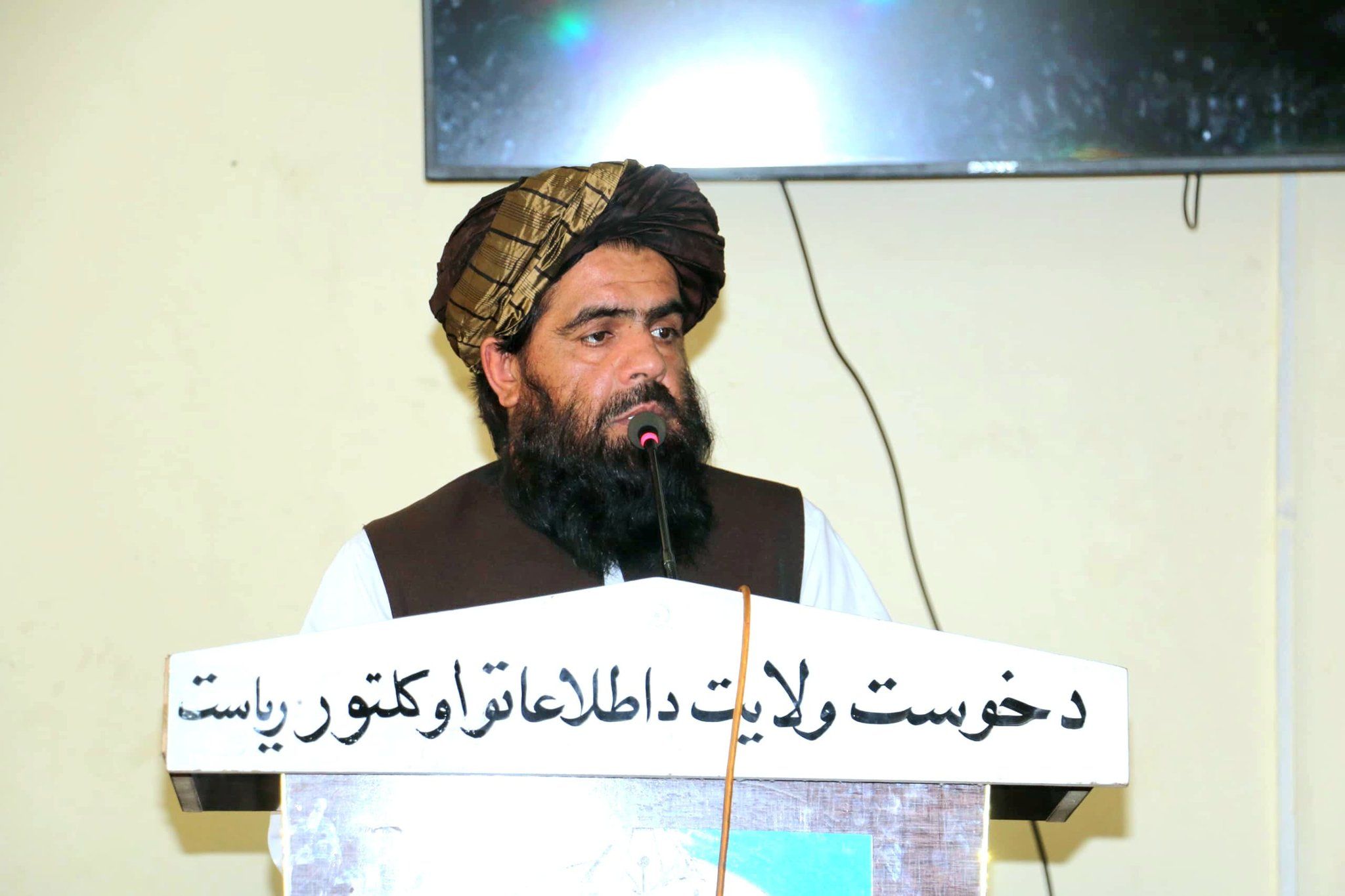 د طالبانو د خوست والي وايي چې له تېرو تېروتنو باید زده کړه وشي