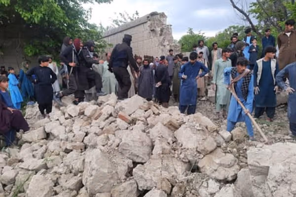 در پی فروریختن دیوار یک خانه در خوست سه زن جان باختند