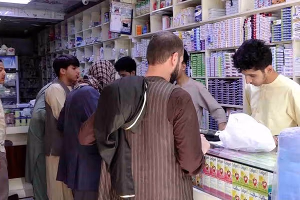 جرمنۍ رسنۍ: طالبانو د پاکستاني درملو بندیز سره افغانستان د درملو له سخت کمښت سره مخ کړی