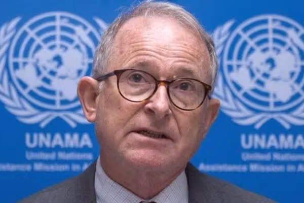 ريچارډ بېنېټ د بشري حقونو شورا ته د افغان ښځو د روغتيايي وضعیت په اړه خپل راپور وړاندې کوي