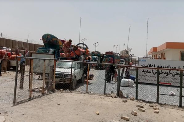 Over 500 Refugees Return From Pakistan, Says Taliban