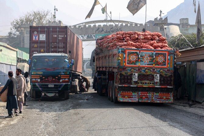 له پاکستان سره سوداګریزه جګړه؛ طالبان له منځنۍ اسیا سره اقتصادي‌ اړیکې نورې هم پراخوي