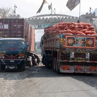 له پاکستان سره سوداګریزه جګړه؛ طالبان له منځنۍ اسیا سره اقتصادي اړیکې نورې هم پراخوي
