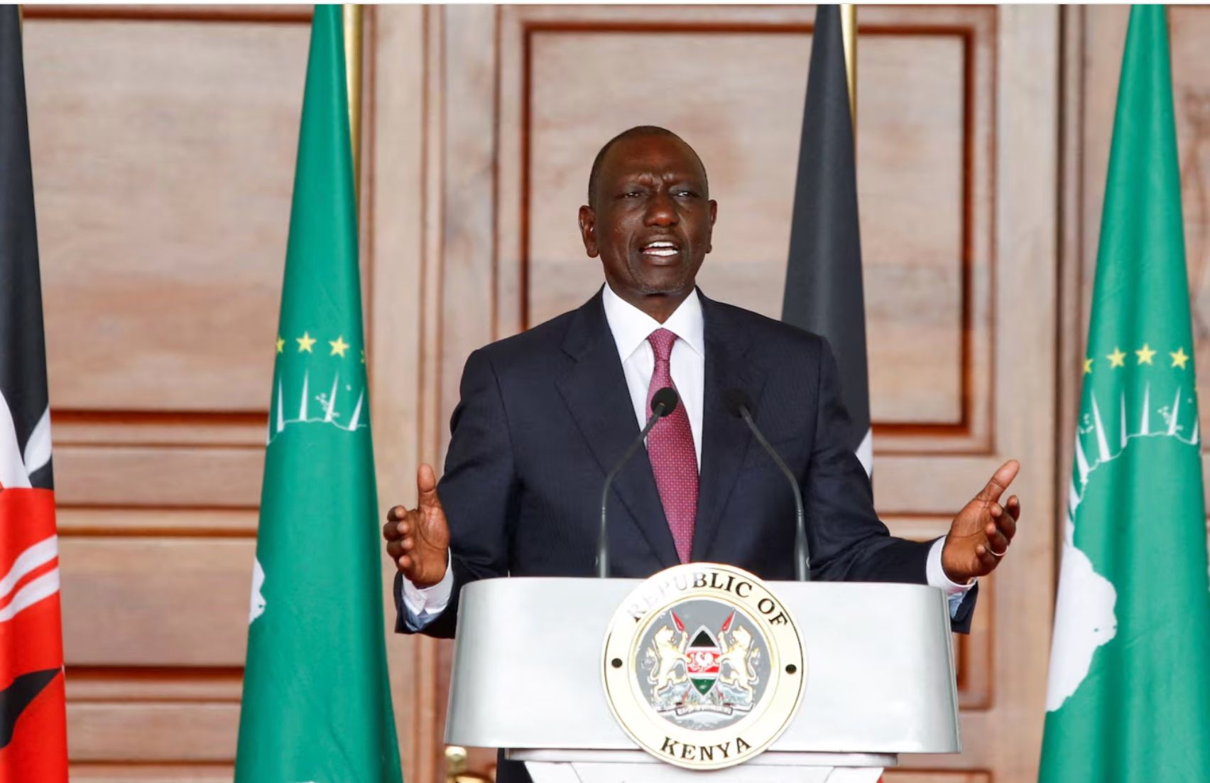 رئيس‌جمهور کنیا به پولیس دستور داد به پای معترضان شلیک کند