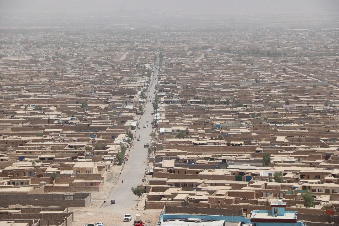 له وچکالۍ سره مخ افغانستان؛ په کندهار کې ډېری خلک د څښاک په اوبو پسې لالهانده دي