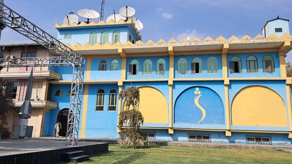 سرچینې: د طالبانو د عدلیې وزیر د شمشاد ټلويزیون د ودانۍ د خالي کولو امر کړی