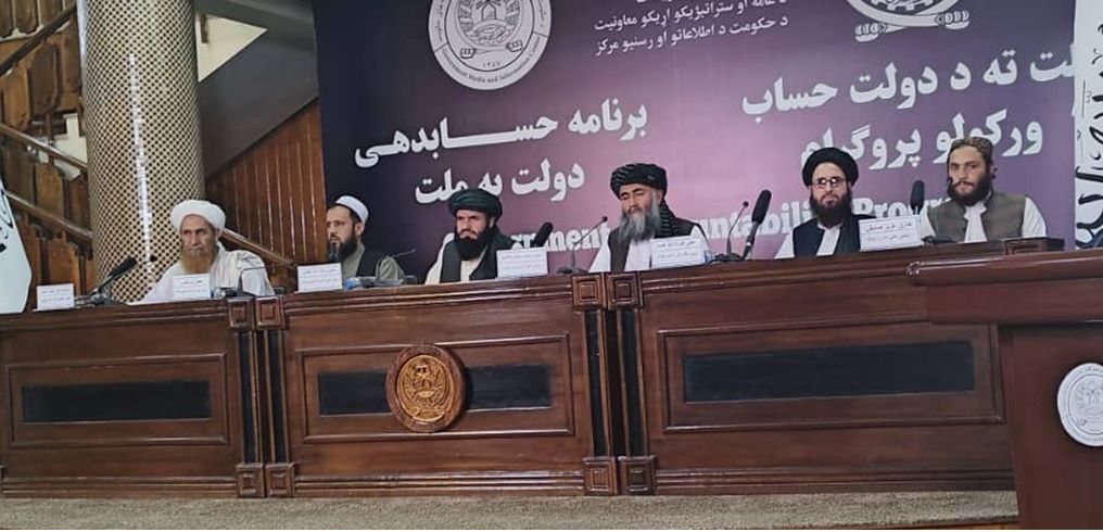 د طالبانو د عدلیې سرپرست وزیر: سیاسي ګوندونه شرعي بڼه نه لري او مطلق بند دي