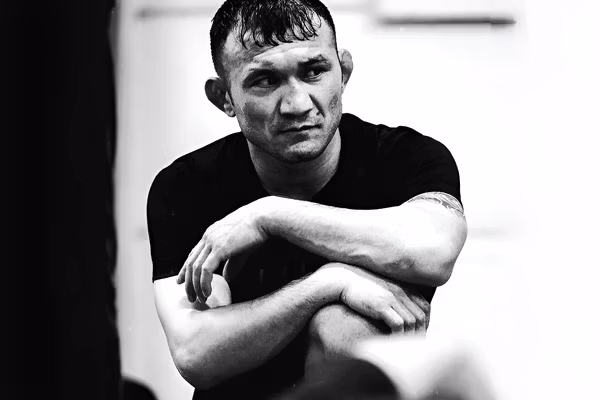 ورزشکار افغان در آزمون دشوار؛ صفیالله حسینی با حریفی بدون شکست از سویدن مبارزه میکند