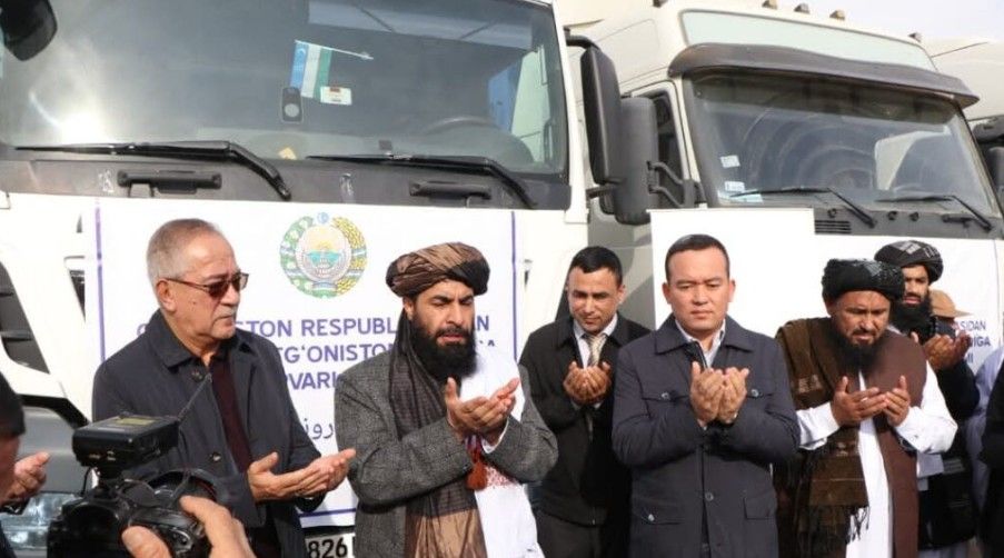 اوزبیکستان ۴۰۰ تُن کمک بشردوستانه به افغانستان ارسال کرد
