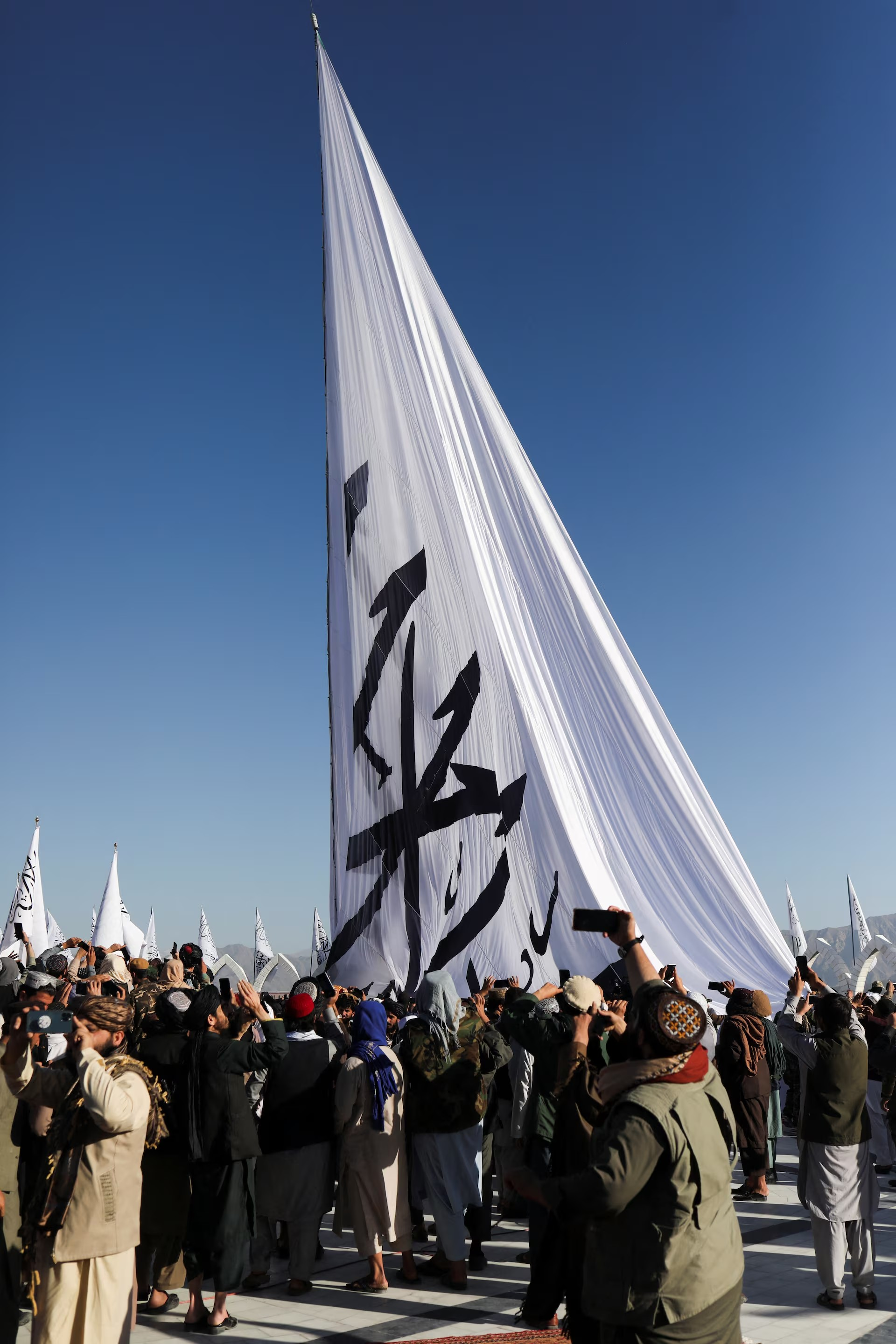 طالبان څلور کاله وروسته لاهم د واک د مشروعیت په لټه کې دي