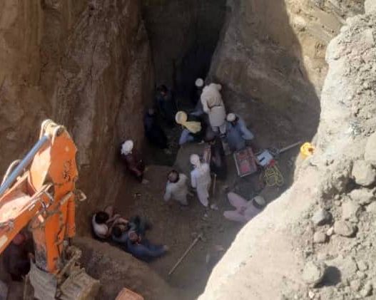 طالبان له ټول ځواک سره په غزني کې برمې ته د لوېدلي ماشوم په ژغورلو کې پاتې راغلل