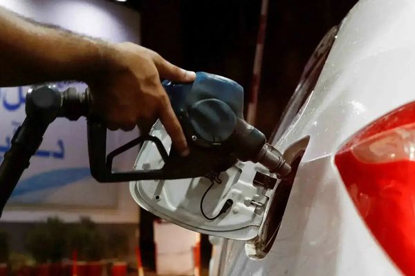 د خیبر پښتونخوا حکومت د تېلو د سپما لپاره د موټرو کارول ۶۰ سلنه کم کړل