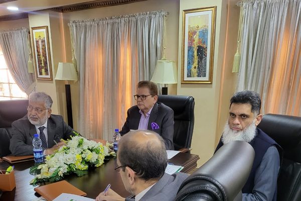 Pakistan To Award 4,500 Scholarships To Afghan Students