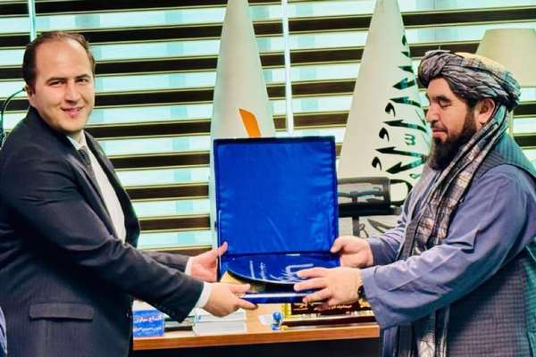 طالبانو له ترکمنستاني لوري سره د ۵۰۰ کیلو ولټه برېښنا د لېږد پروژې پر چټکتیا خبرې کړي