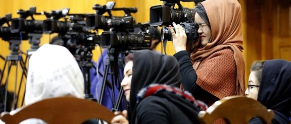 زندۍ شوي غږونه؛ د افغانستان په جمهوري نظام کې نږدې دوه زرو ښځو په رسنیو کې دندې لرلې