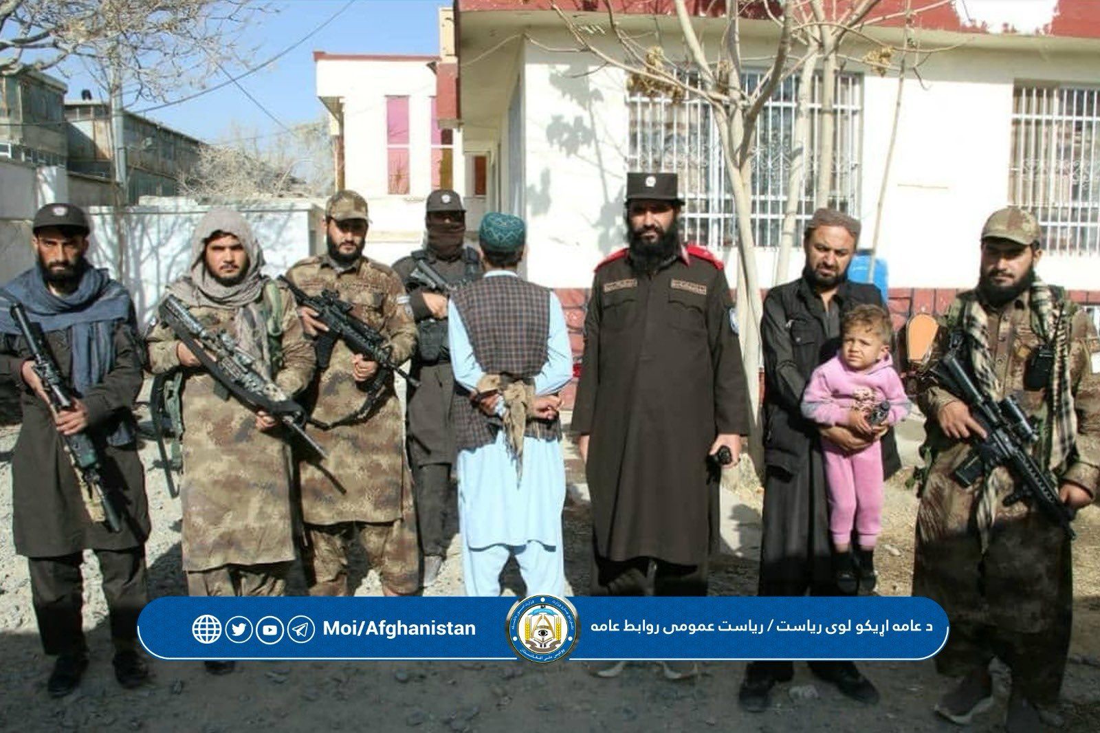 طالبانو په غزني کې یو درې کلن ماشوم له انسان تښتونکو ژغورلی دی