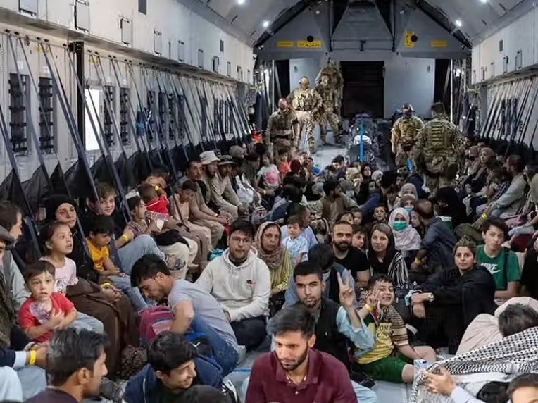 یو افغان: د طالبانو په واکمنۍ کې هغه نجونې پېغلې شوې چې له زده‌کړو بې‌برخې شوې دي