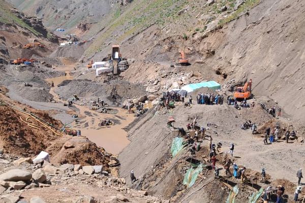 جنگ پنهان طالبان قندهاری و بدخشی بر سر معادن طلا