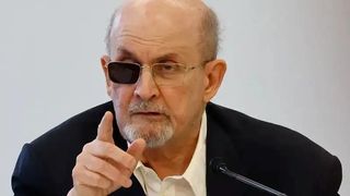 سلمان رشدی؛ یک چاقو و یک فتوا