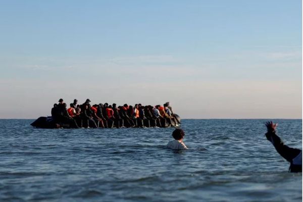 په فرانسه کې یوې محکمې څو کسان د ۷ افغان پناه غوښتونکو د مړینې په تړاو محاکمه کړل