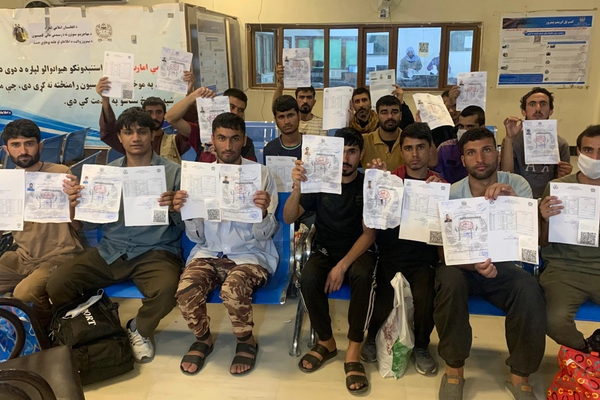 د پاکستان او عراق له زندانونو تر ۷۵۰ ډېر افغانان خوشې شول