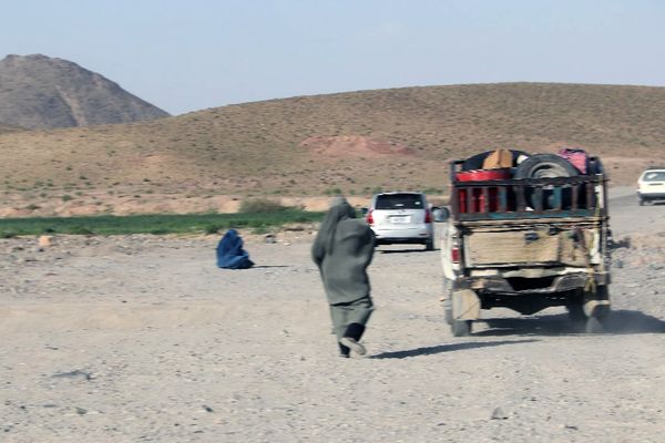 د افغانستان انټرنشنل تر راپور وروسته، طالبانو په کندهار کې د سوالګرو ښځو راټولول پیل کړي