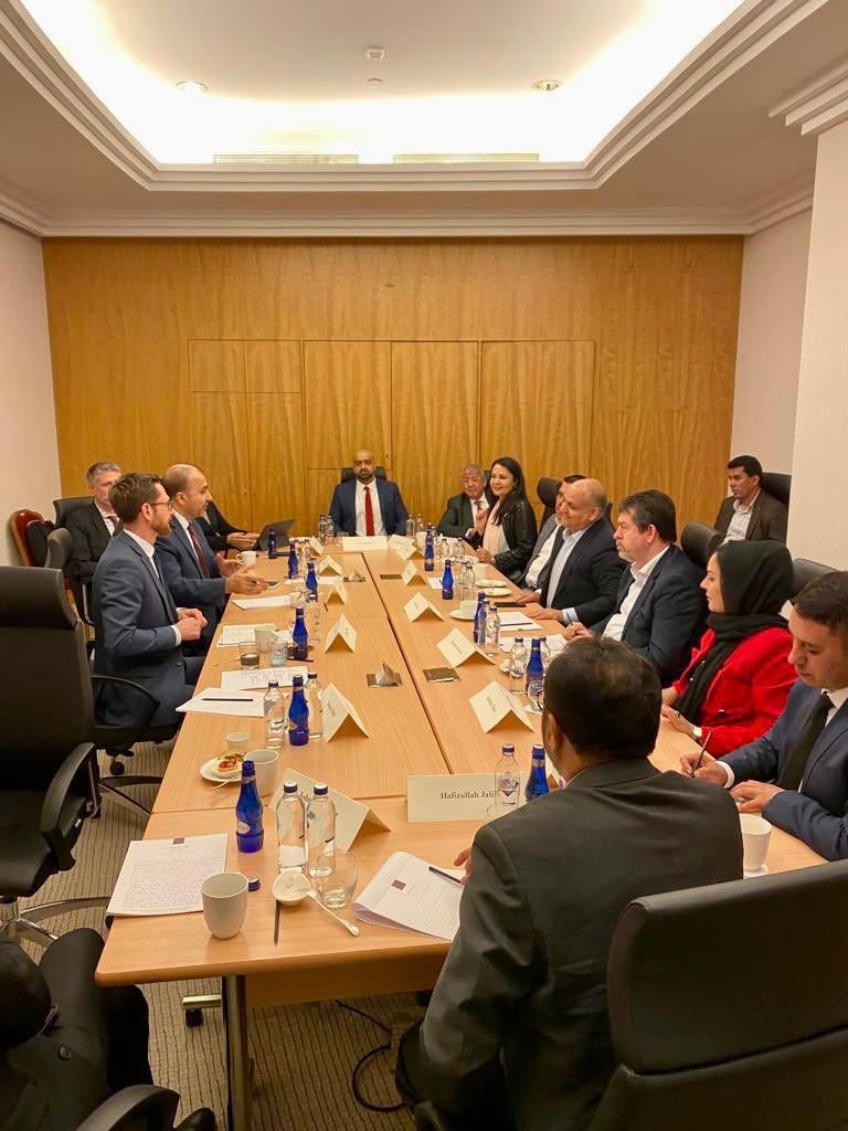 چهره‌های سیاسی در دیدار با نماینده امریکا: راهی برای تعامل سیاسی با طالبان وجود ندارد