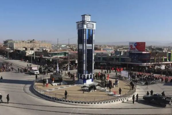 طالبان شش نفر را در پکتیا در ملاء عام شلاق زد