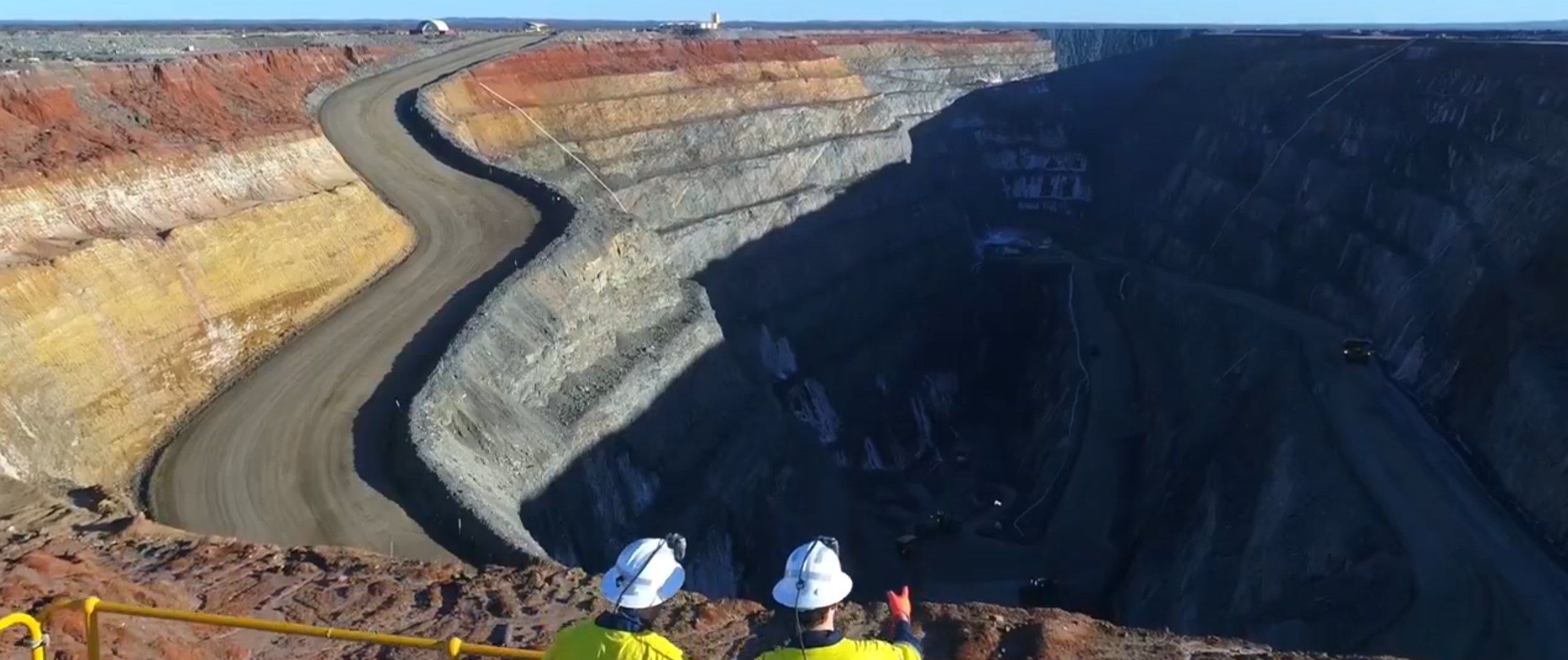 طالبان از سرمایه‌گذاری بیش از ۴۰۰ میلیارد افغانی در معادن افغانستان خبر داد