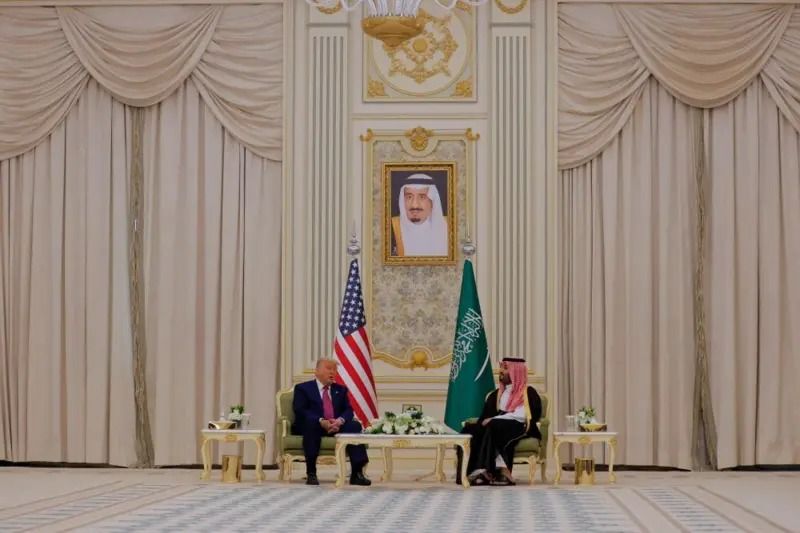 امریکا و عربستان قراردادهای دفاعی به ارزش ۱۴۲ میلیارد دالر امضا کردند