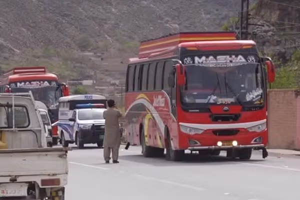 شماری از رانندگان افغان از اخاذی پولیس پاکستان شکایت دارند