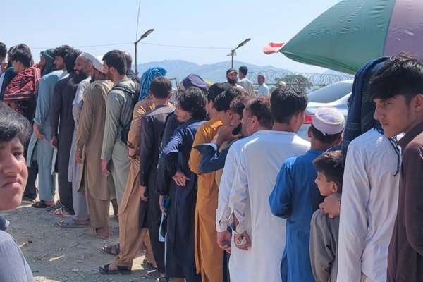 افغان کډوال: په پاکستان کې ژوند راته ناشونی شوی، اړ یو بېرته افغانستان ته ولاړ شو