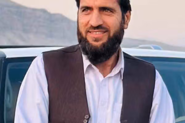 د کابل قمبر څلور لارې کې د یوه سوداګر وژنه؛ خپلوان یې وایي یوه طالب عسکر په سر وویشته