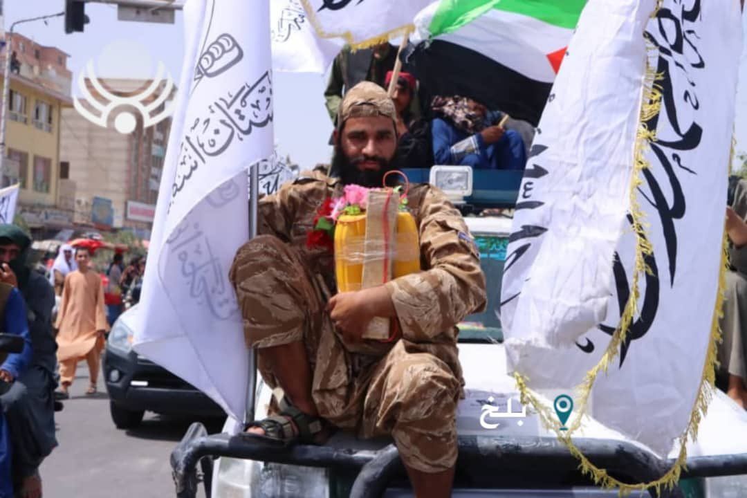 جنگجویان طالبان امسال بشکه‌های زرد انتحاری را نمایش دادند