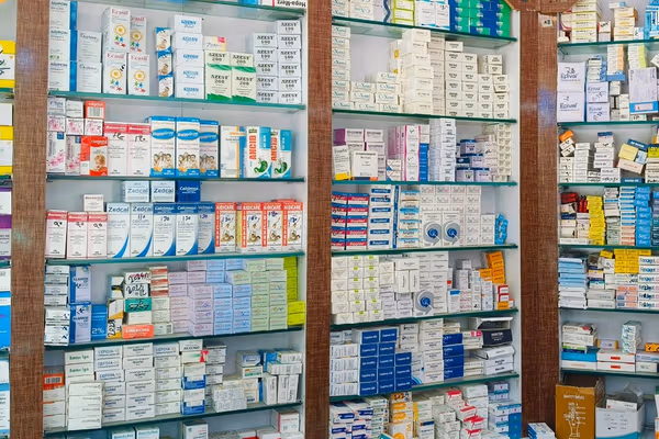 گرانشدن دوا و درمان در افغانستان؛ هیئت طالبان برای تأمین دارو راهی ترکیه شد