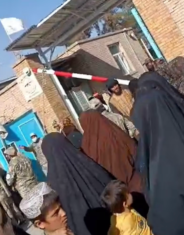 Taliban Block Women Without Burqas From Entering Herat Hospital