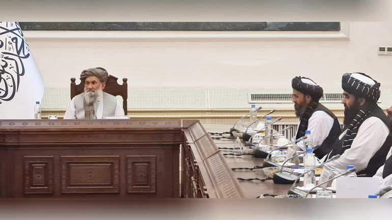 د طالبانو کابینې د کابل اداري کمپلېکس او روغتیايي کادرونو د کمښت ستونزې حل لپاره غونډه کړې